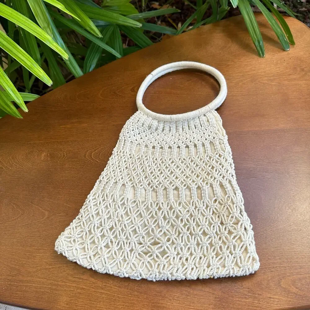 Vtg Macrame purse, boho bag, 1970s fashion, hippie bag, handmade, hoop handles